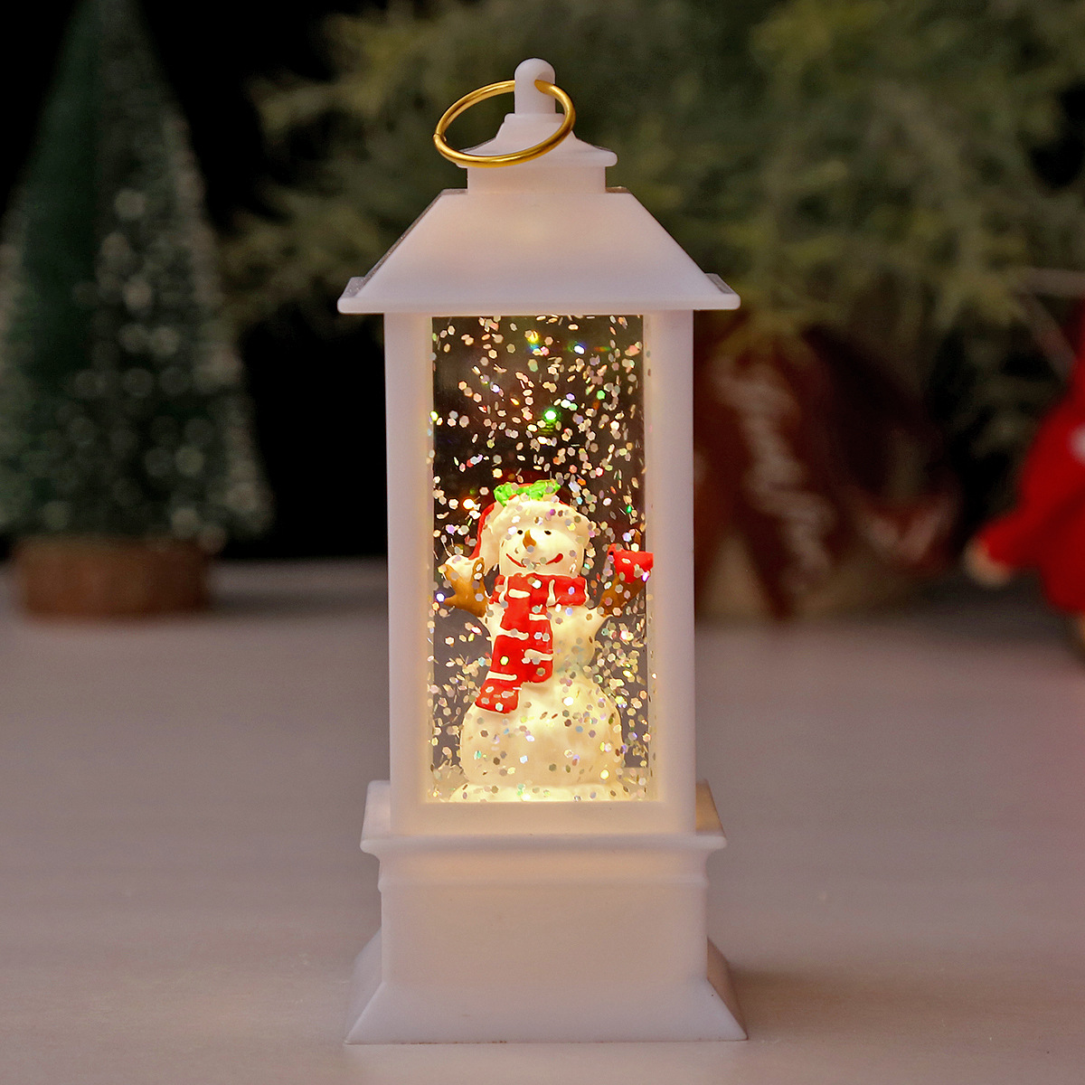 물이 채워진 하얀 눈사람