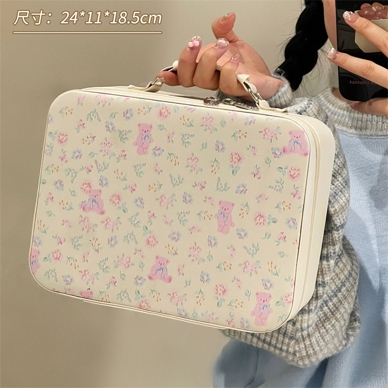 Caja de maquillaje de oso floral con espejo