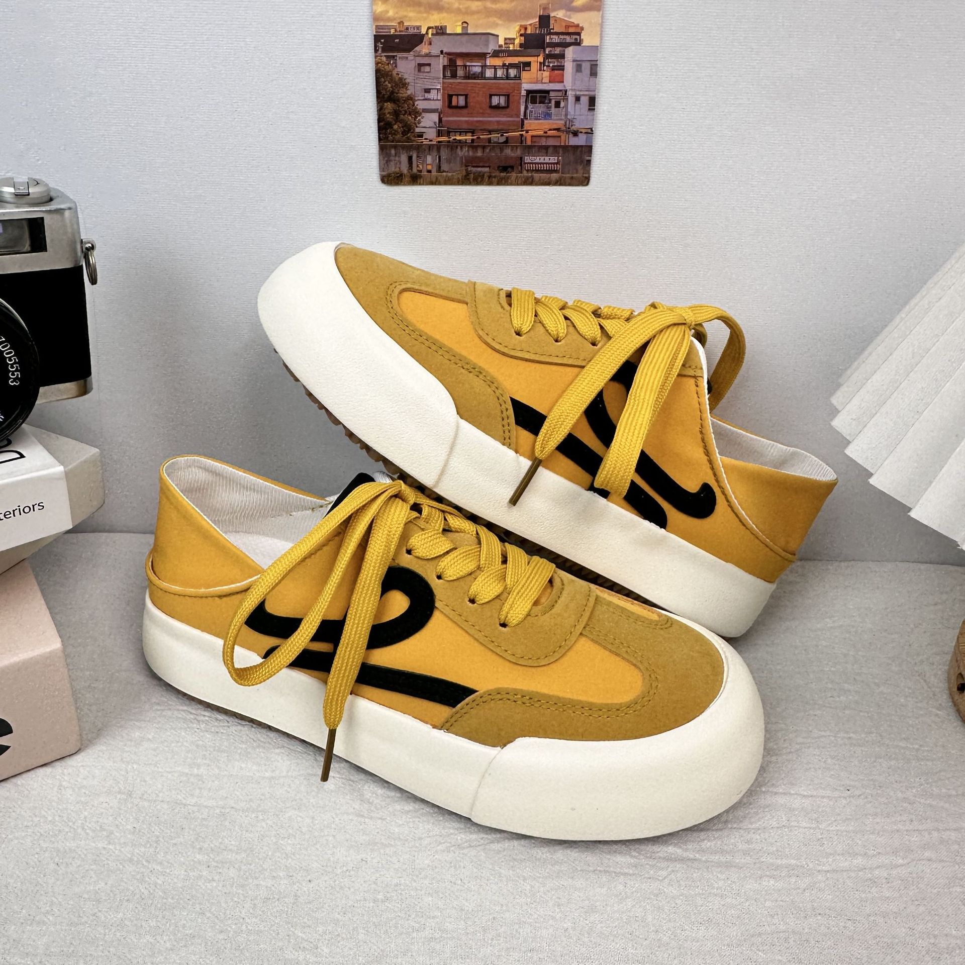 6652 zapatos de lona de suela gruesa mujer 2025 primavera nuevo estilo estudiante todo fósforo zapatos chic zapatos blancos casuales originales mujeres