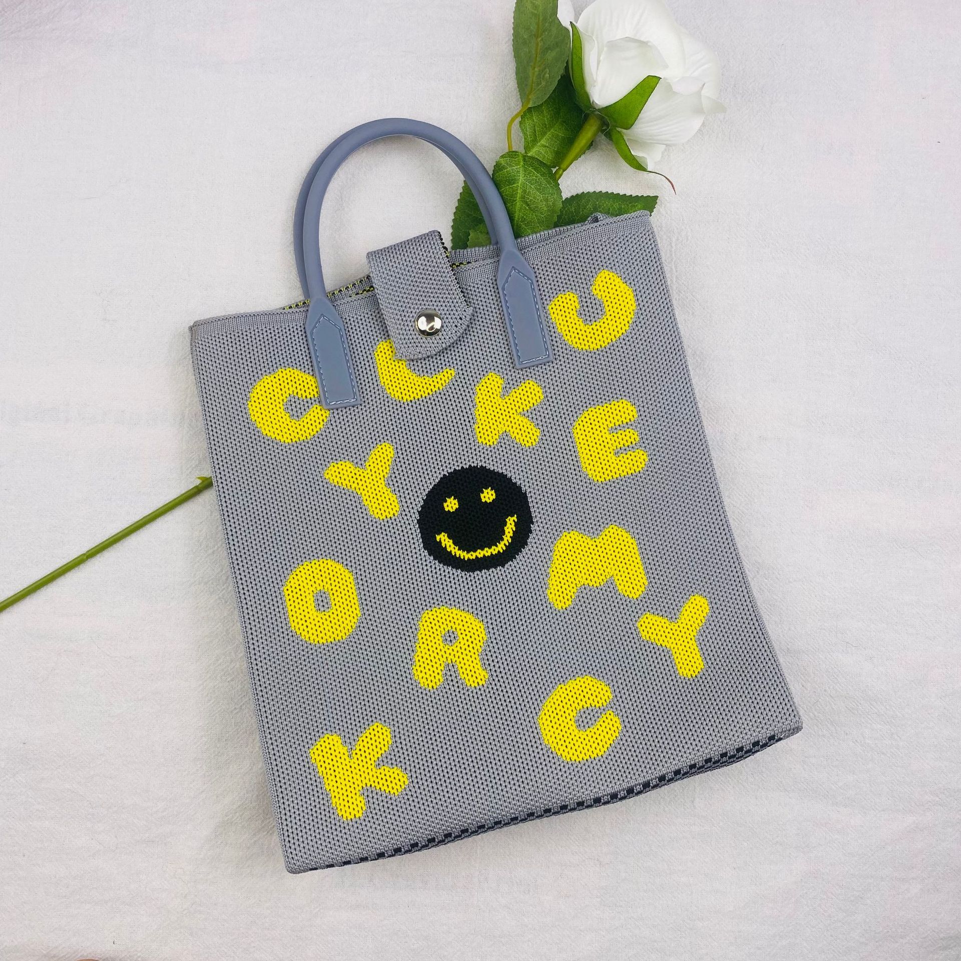 편지 웃는 회색