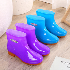 Thickened new-style rain boots, waders, and rain shoes&mdash;women's short-toed, wear-resistant, non-slip work water shoes; women's and adult waterproof rubber footwear with overshoes.