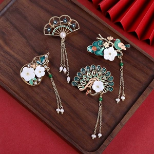 Classical Chinese Style Enamel Brooch Shell Flower Peacock Female Retro Court Elegant Elegant Cheongsam Accessories Corsage