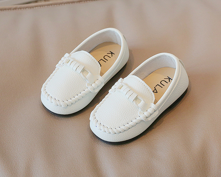 English style leather shoes with soft soles, one foot kick boys' bean new autumn 2022 baby shoes, children's shoe trend_voghion.com
