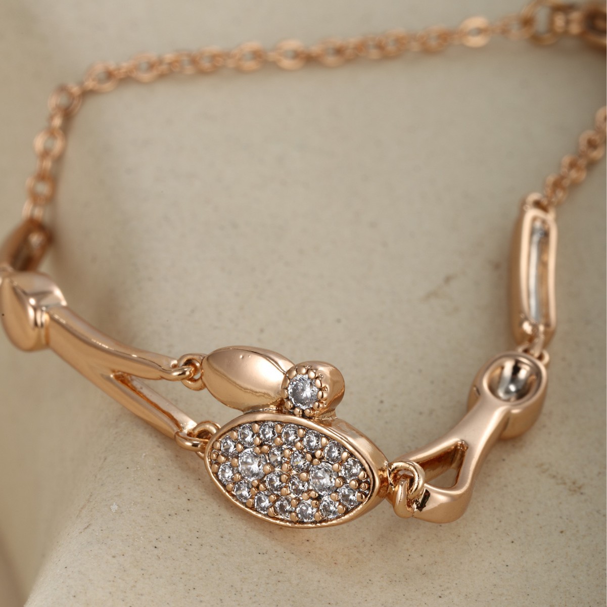 Xuping aleación de cobre chapado 18K oro geométrico elíptico diamante pulsera de alta sensación de lujo ligero nicho delicado joyería