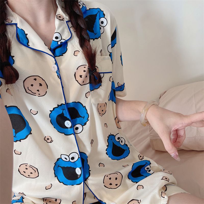 Venta al por mayor transfronteriza del sudeste asiático nuevos pijamas de estilo caliente para mujer pantalones cortos de manga corta de verano rebeca coreana solapa de dibujos animados servicio a domicilio