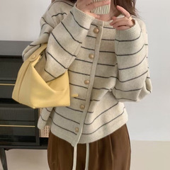 法式小香风条纹针织开衫女冬宽松软糯外穿圆领复古洋气毛衣外套