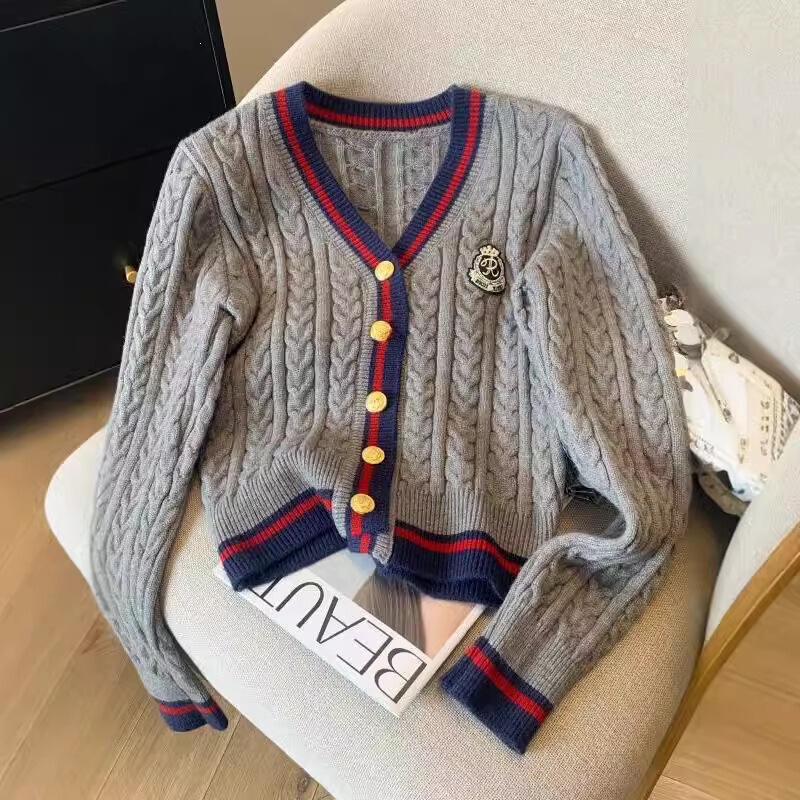 Retro Preppy Style V Neck Contrasting Color Knitted Cardigan 2026 Autumn and Winter New Style Stylish Slimming Look Twist Sweater Jacket for Women Retro Preppy Style V Neck Contrasting Color Knitted Cardigan 2026 Autumn and Winter New Style Stylish Slimming Look Twist Sweater Jacket for Women