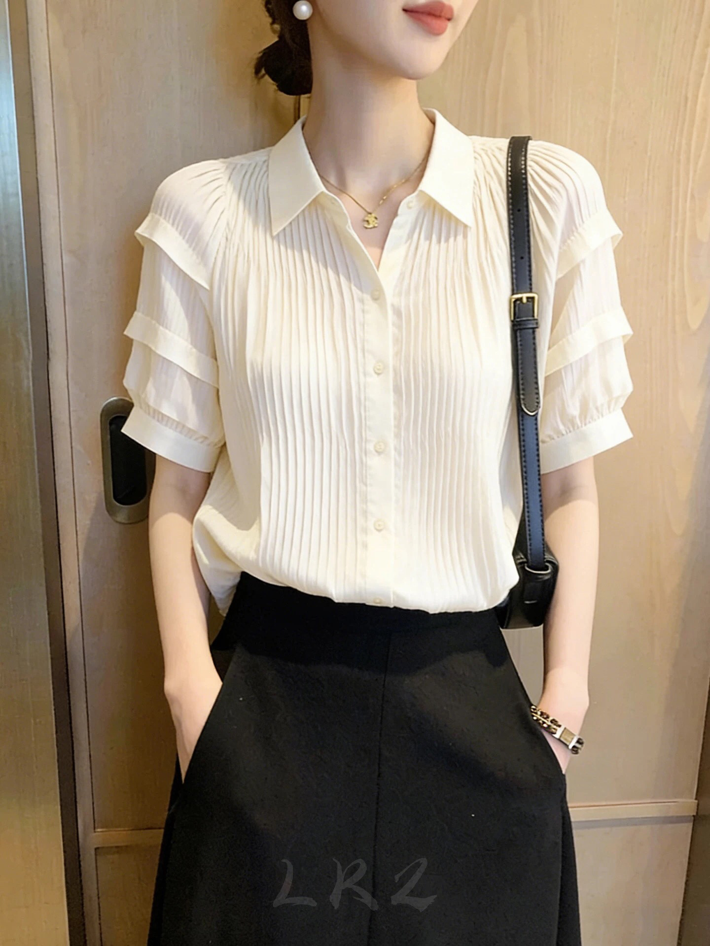 Áo sơ mi cổ Polo nữ trắng kiểu Pháp, tay ngắn, chất liệu cao cấp — màu trắng