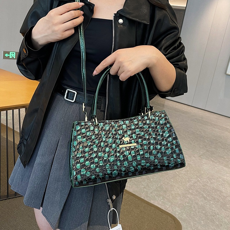 Bolso de gran capacidad 2023 nuevo bolso de mensajero de un solo hombro de moda bolso de patrón de piedra de superficie brillante simple bolso de textura
