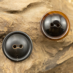 Black fire burns the drum surface with two eyes, Western-style suit with real ox horn buttons, coffee brown, American retro men's leather jacket buttons.