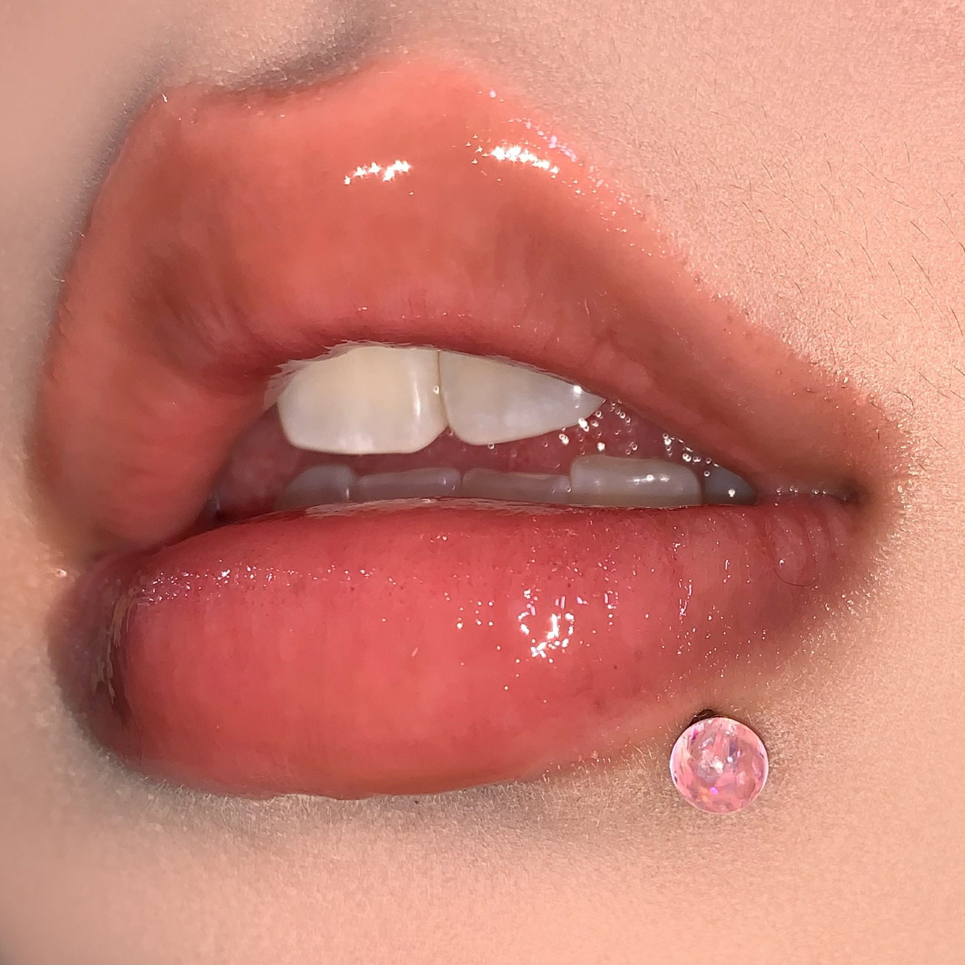 Fine Glitter Acrylic Lip Studs 5-color Titanium Piercing Jewelry_voghion.com