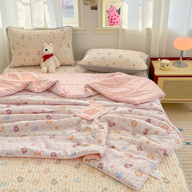 Estera de látex de seda de hielo de verano Juego de cuatro piezas de edredón fresco de verano 2025 nuevo edredón de aire acondicionado cama de dormitorio juego de cuatro piezas de edredón de verano