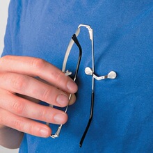 ����������R֧�ܴ�����ᘹ�̖�ƶ��C�A  Magnetic Eyeglass Hold