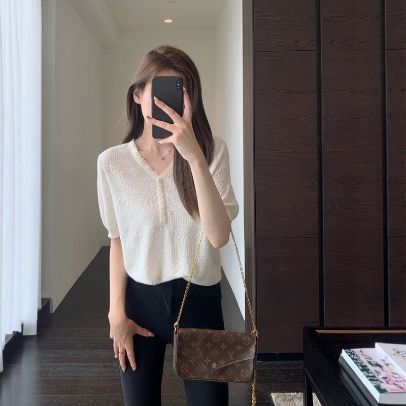 French-Style Gentle, Sweet, and Fashionable Jacquard Knit Short-Sleeve Top for Women, New for Spring/Summer 2026