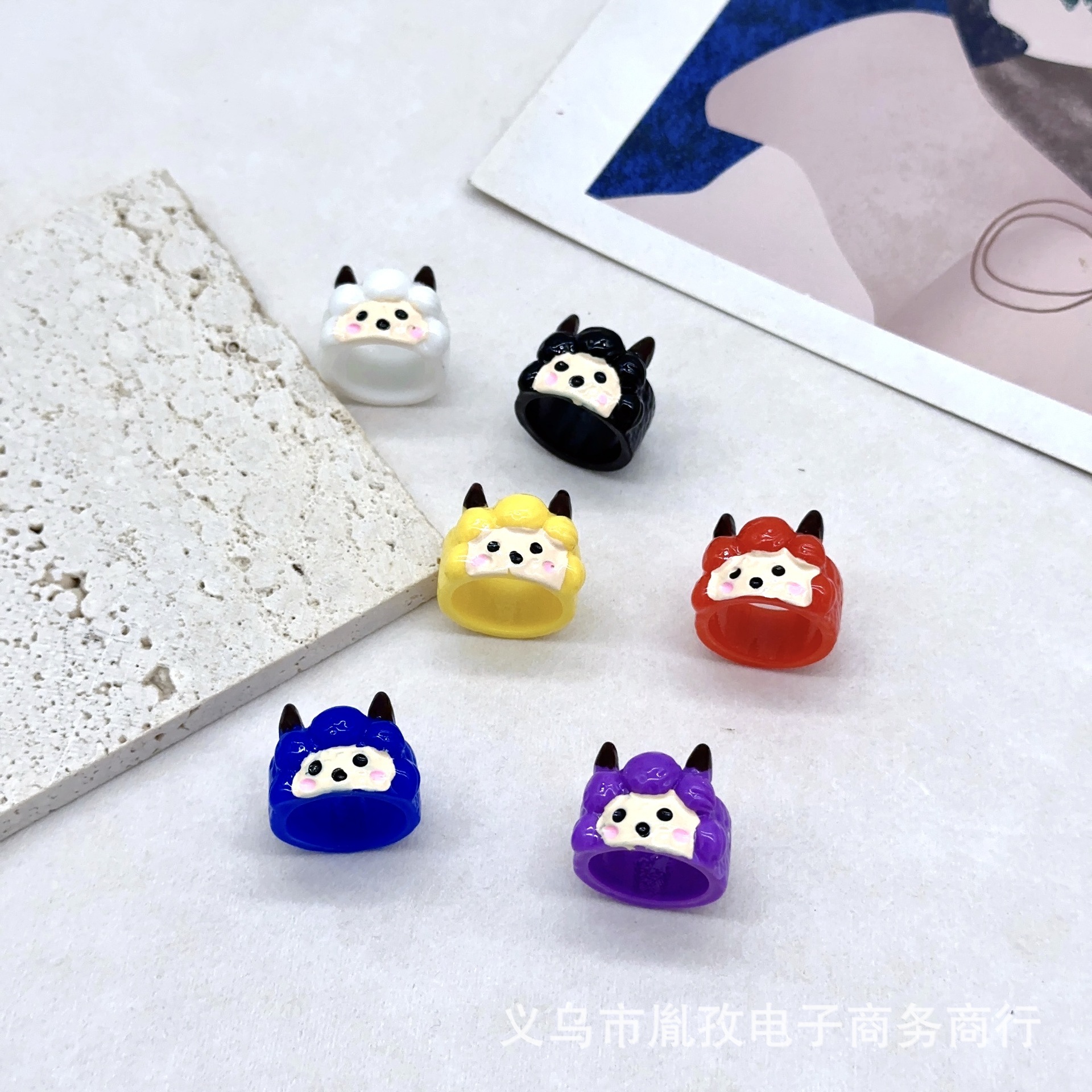 Transfronterizo nueva venta caliente multi-color creativo personalidad de dibujos animados Tres dimensiones ovejas resina anillo diversión joyería decorativa