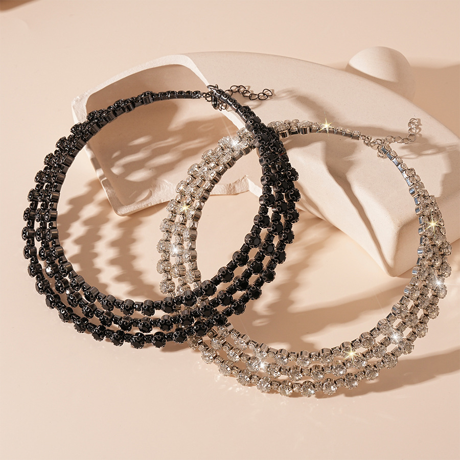 Europa y los Estados Unidos exageran la frontera con collar de geometría redondo de diamantes multicapa personalidad popular en línea nicho temperamento de alta sensación artículos de decoración para mujeres