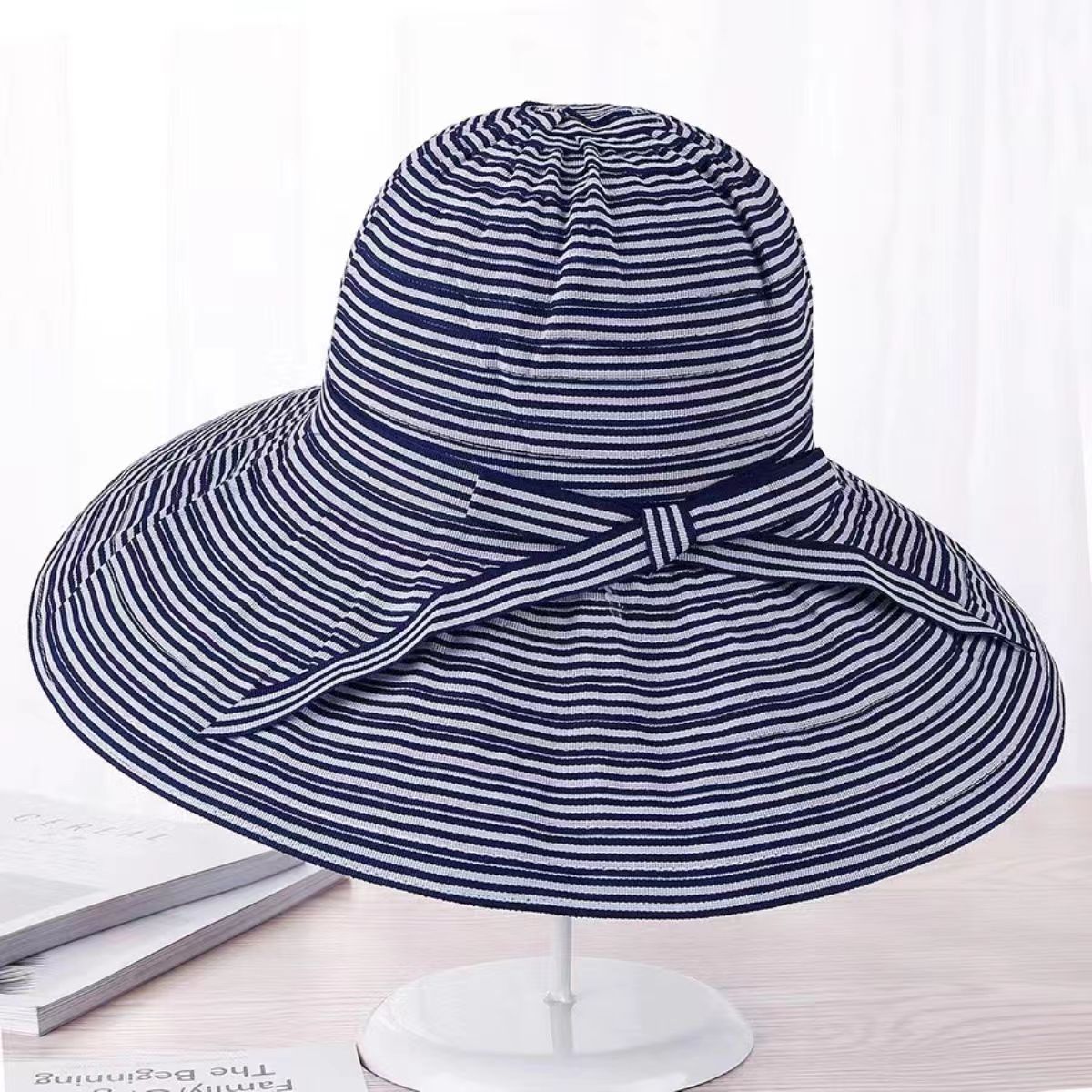 4 # 네이비 스트라이프