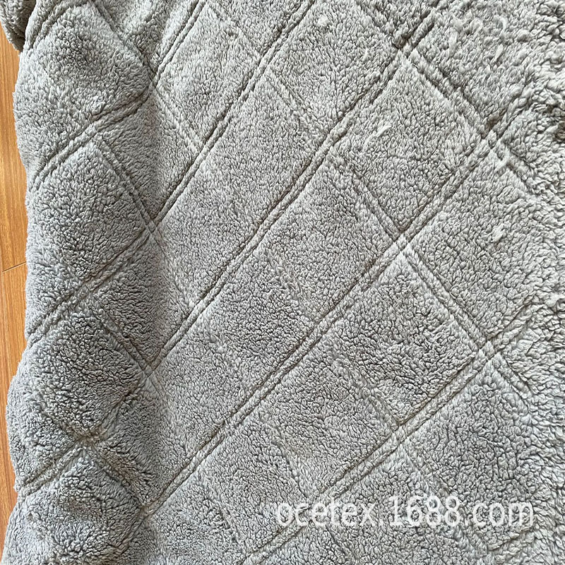 厂家批发超声波羊羔绒时装外套面料男女睡衣家居服面料儿童玩具布