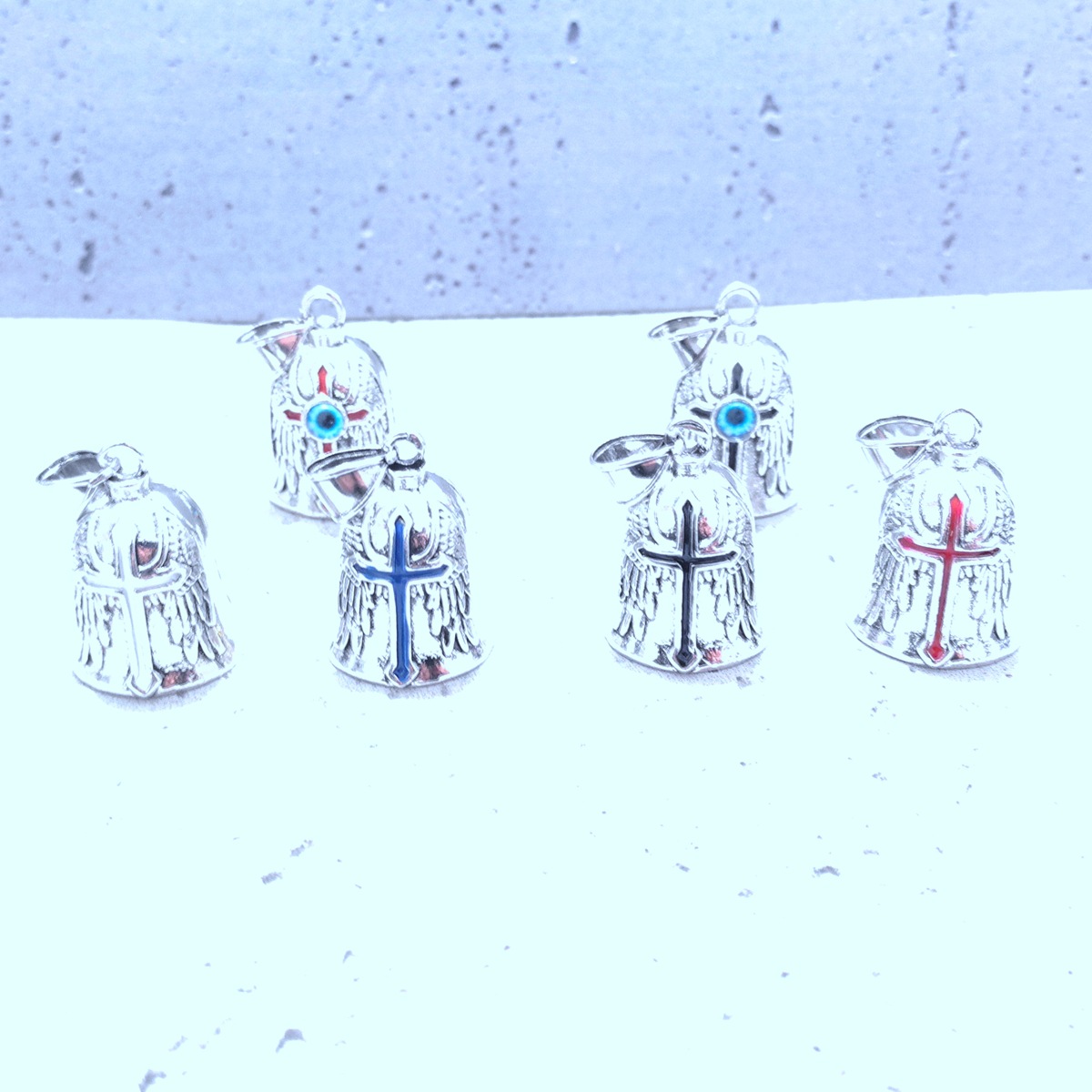 Nueva campana goteando aceite colgante cruz punk retro hombre locomotora viento plumas alas collar ángel