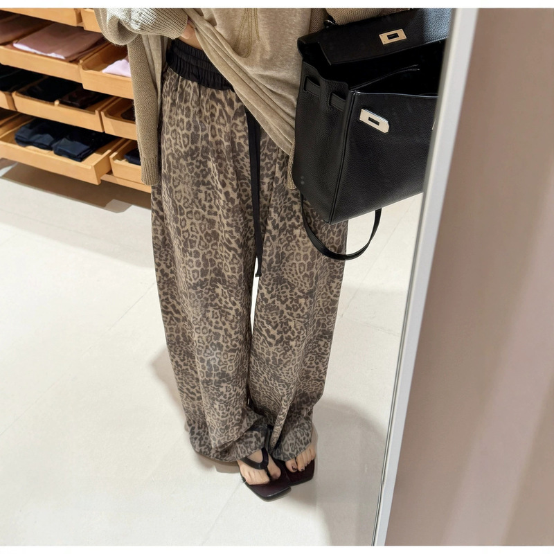 Mx Imported 60-Count 100% Cotton-Feel Casual Straight-Leg Leopard Print Pants, Very Stylish Thin Pants for Women in Summer Mx Imported 60-Count 100% Cotton-Feel Casual Straight-Leg Leopard Print Pants, Very Stylish Thin Pants for Women in Summer