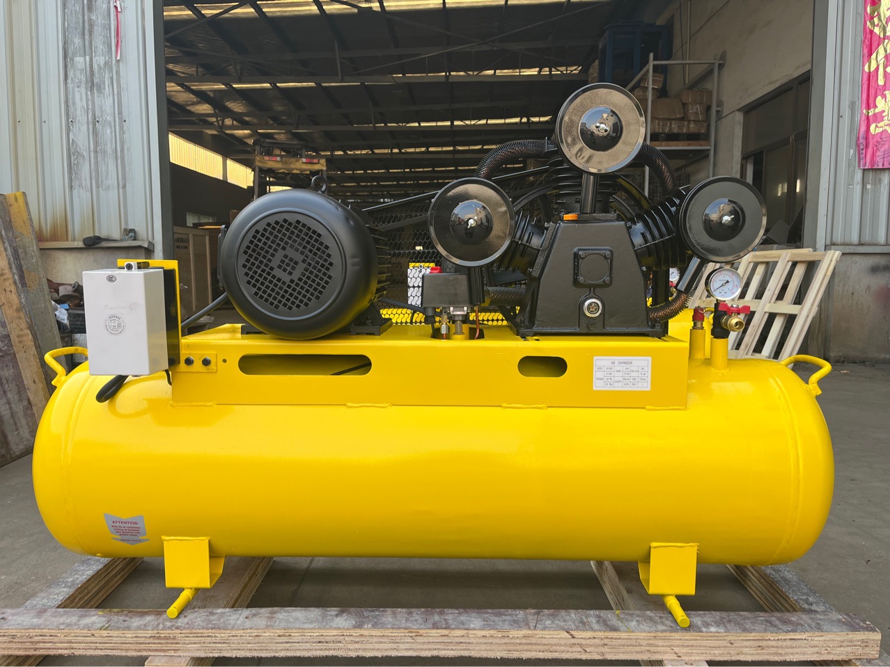 W-0.9 8 Piston Air Compressor 7.5KW-200L High Configuration MobiLe Air Compressor