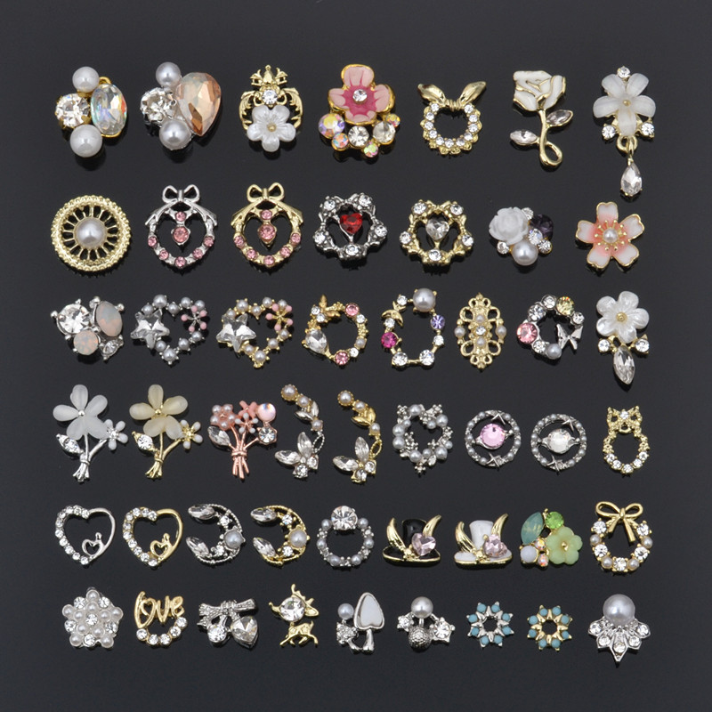 Nail decoration with rhinestones