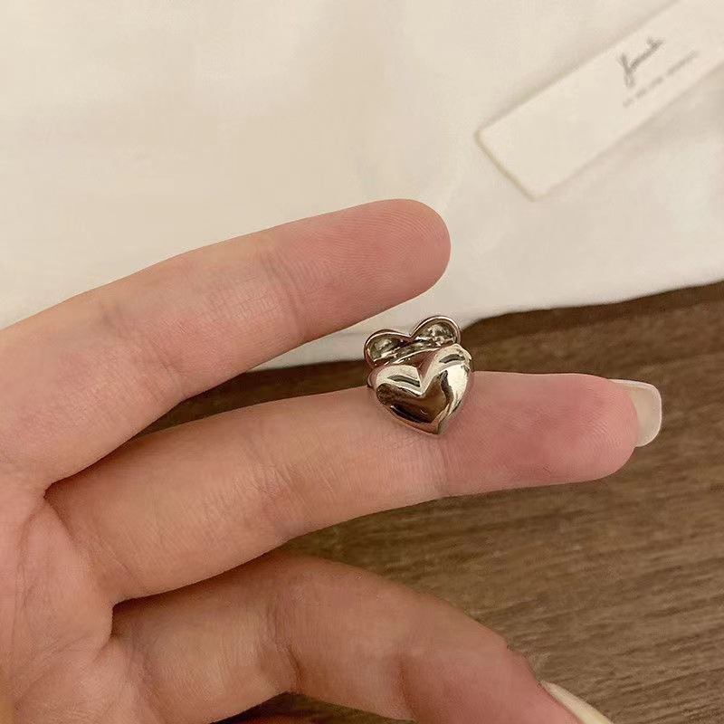 De alta calidad de estilo francés de metal precioso clip de oído de las mujeres pendientes sin oreja 2022 nueva moda elegante simple clip de hueso del oído