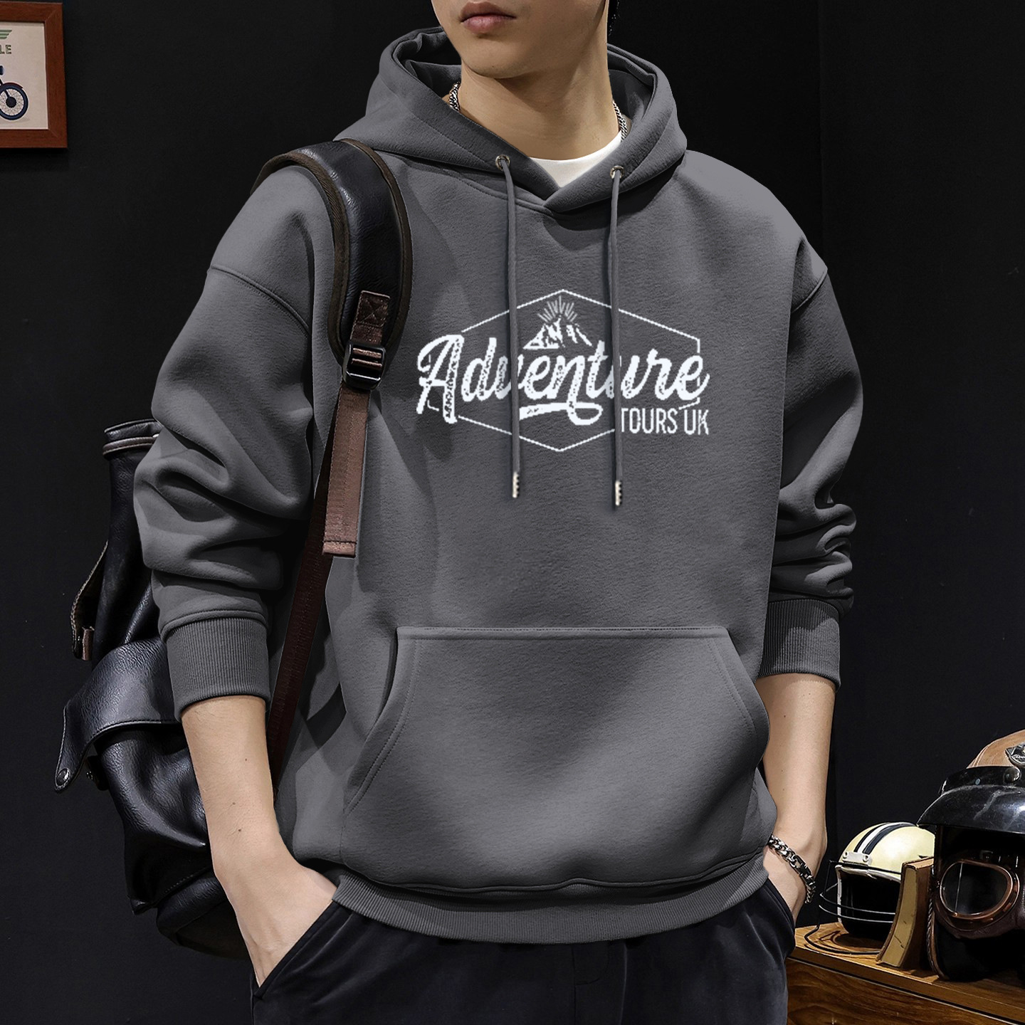 Camiseta con capuz gris oscuro Regular - 2181