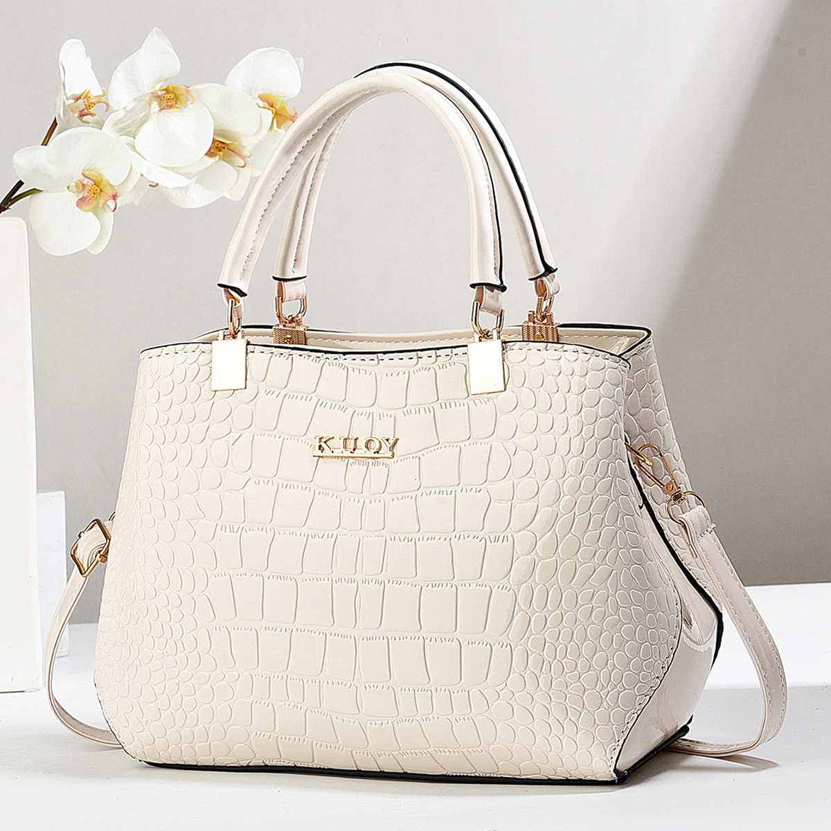 Bolso de mujer 2025 nuevo estilo de moda primavera y verano de estilo de mujer atmósfera de moda textura simple versátil bolso de hombro único