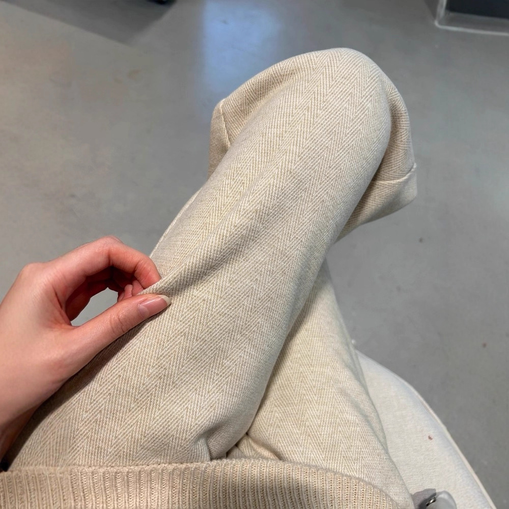 Autumn and Winter 2025 Narrow Wide-Leg Pants for Women, New Herringbone Pattern, High-Waisted, Slimming, Fleece-Lined, Thickened Straight Pants
