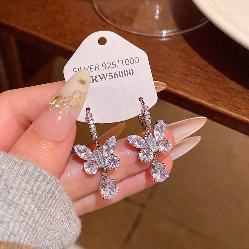 Серебристые серьги с жемчугом (S925) универсальный светлый люкс стиль, микроподложенная CZ, универсальный