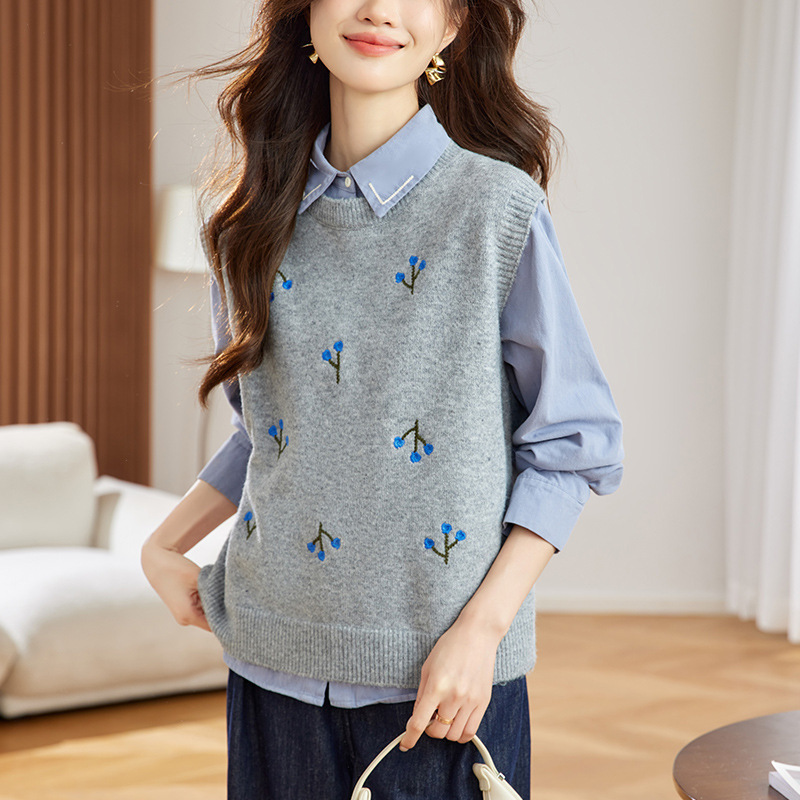 メーカー直販ニットベスト秋服女性の新デザイン感vネックボタンがゆったりしています。|undefined