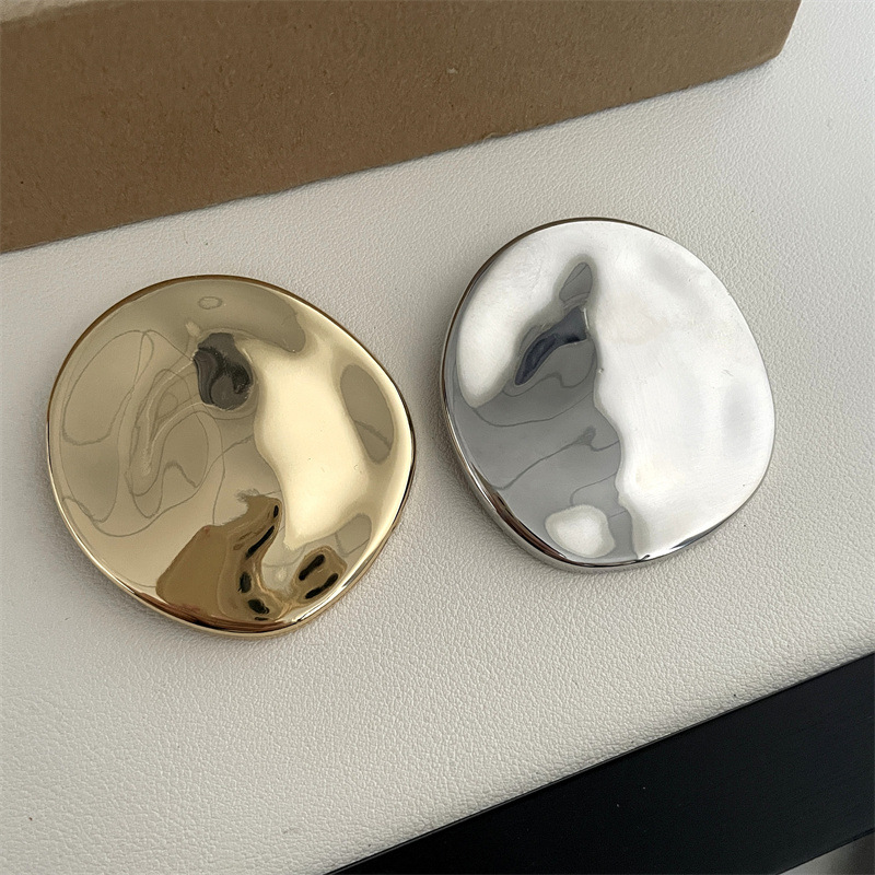 European and American Style Stainless Steel Geometric High-End Suit Brooch for Women New High-End Niche Design Sweater Coat Pin