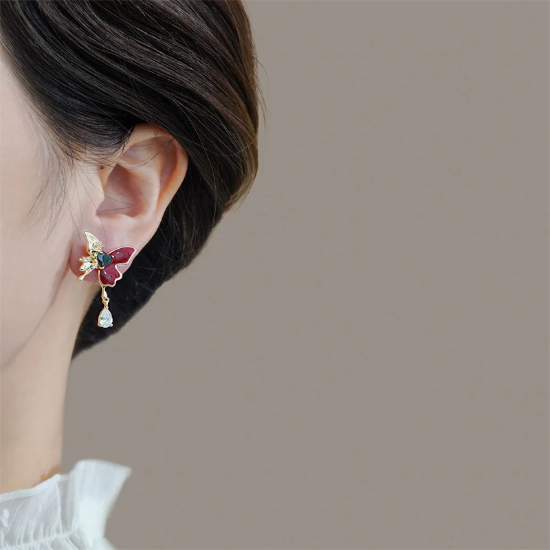 Unique Design Asymmetric Butterfly Niche High-end Light Luxury Super Sparkling Water Droplet Pendant New Earrings_voghion.com