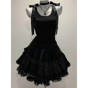 �OӋ��С���͹ź�ɫ���������������ȹ���b�ļ�Ů