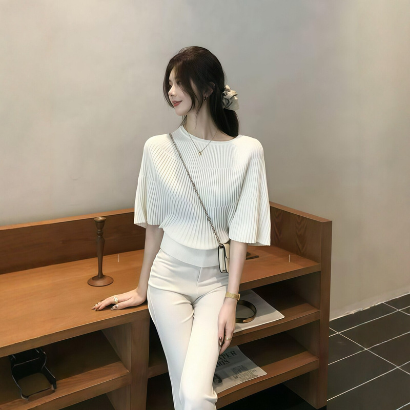 Gentle and Relaxed Style Cape Collar Knit Sweater for Women, Early Spring New Style, Solid Color, Simple and Elegant, Versatile Top