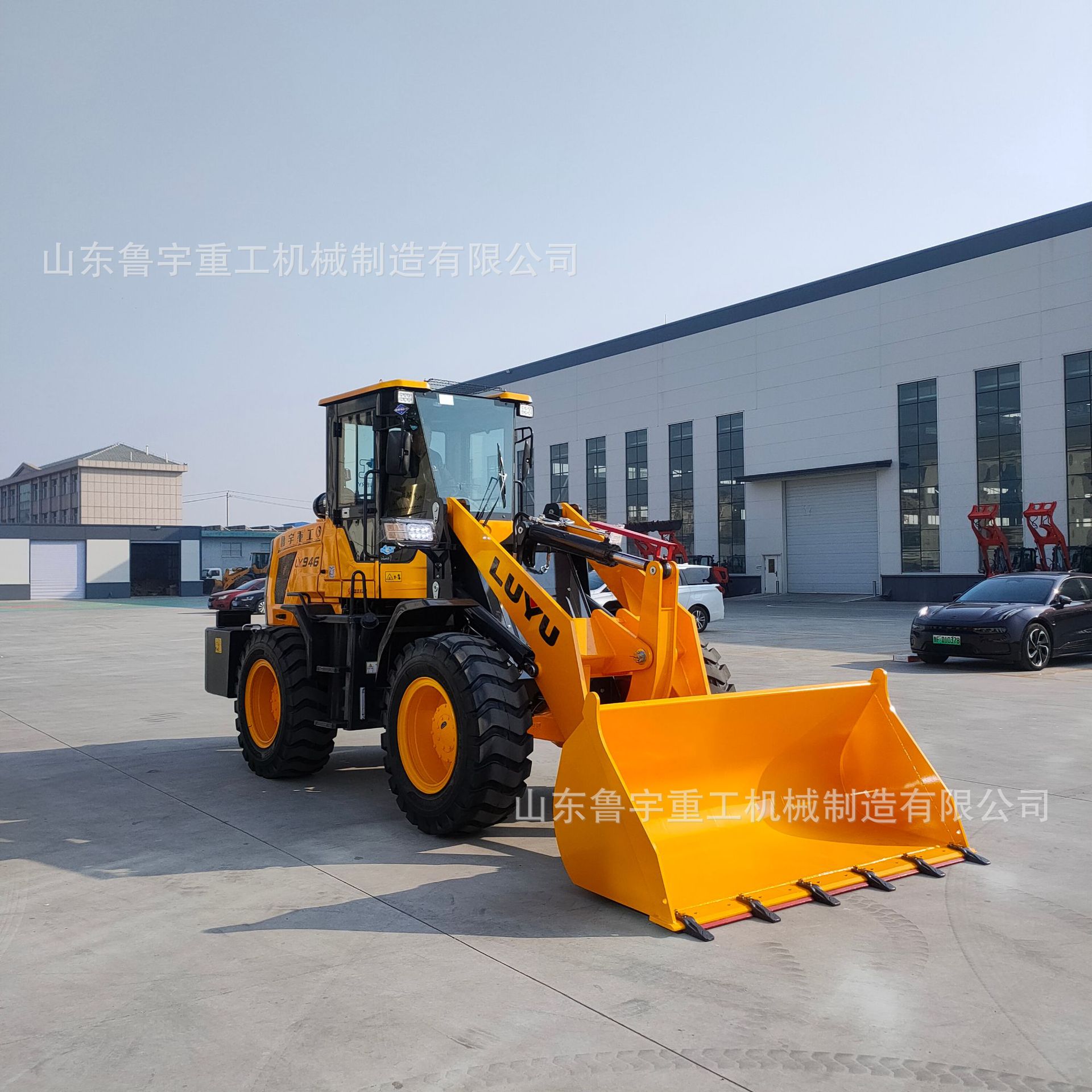 鲁宇供应农用多用途抓草机木材废料抓取小型装载机