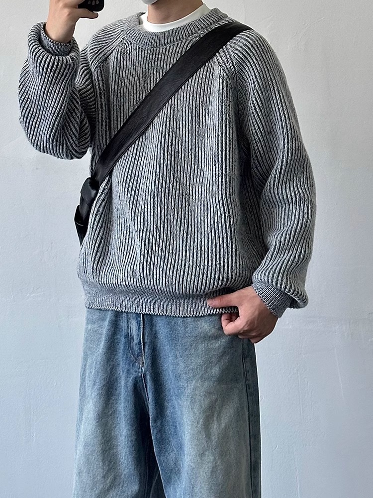 솔리드 컬러 베이스 라운드 넥 수직 패턴 스웨터 남자의 2024 봄과 가을 새로운 느슨한 유행 캐주얼 풀오버 니트 탑