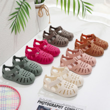 春夏新款男童女童包头凉鞋镂空软底儿童魔术贴宝宝防滑防水沙滩鞋