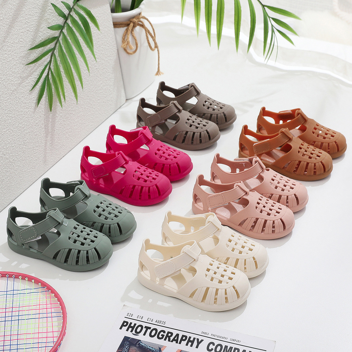 Spring and Summer New Style Boys and Girls Baotou Sandals Cut Out Soft Bottom Kidsren's Velcro Baby Non-Slip Waterproof Beach Shoes