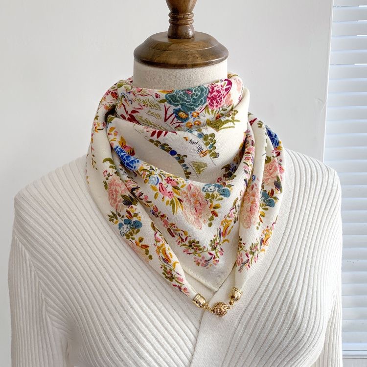 2024 Spring and Autumn Women's Printed Vintage Scarf with Magnetic Clasp, Elegant Neck Scarf, Square Scarf, Silk Scarf, Versatile Style