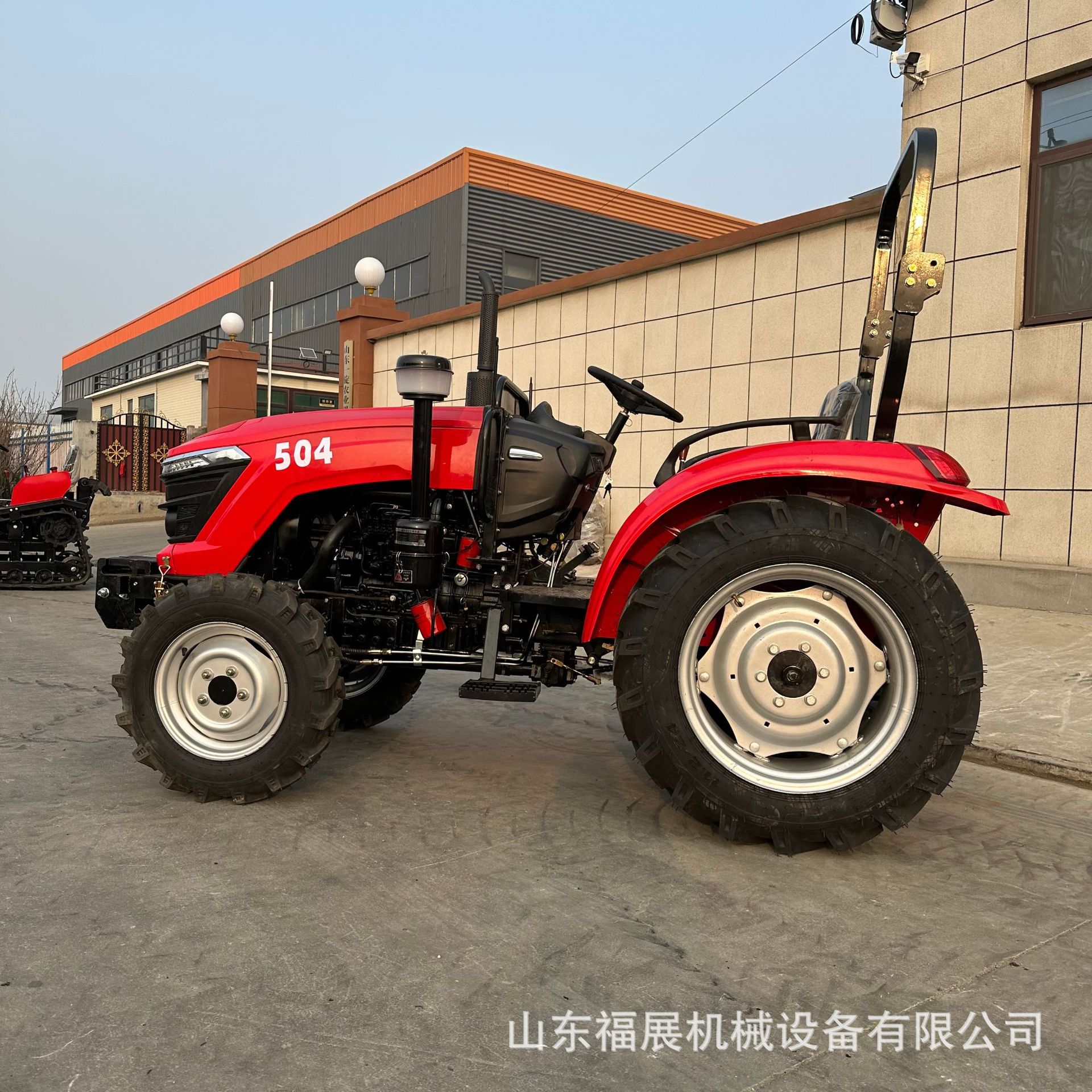 多用型小四轮拖拉机 打田犁地旋耕播种机 50马力四驱田园管理机