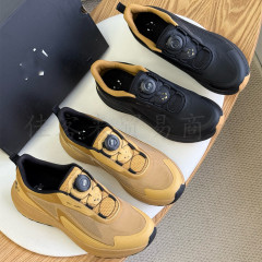 広東省製の高品質の新しいアウトドアメッシュハイキングシューズ回転ボタン厚底衝撃吸収滑り止めスポーツランニングトラベルシューズ