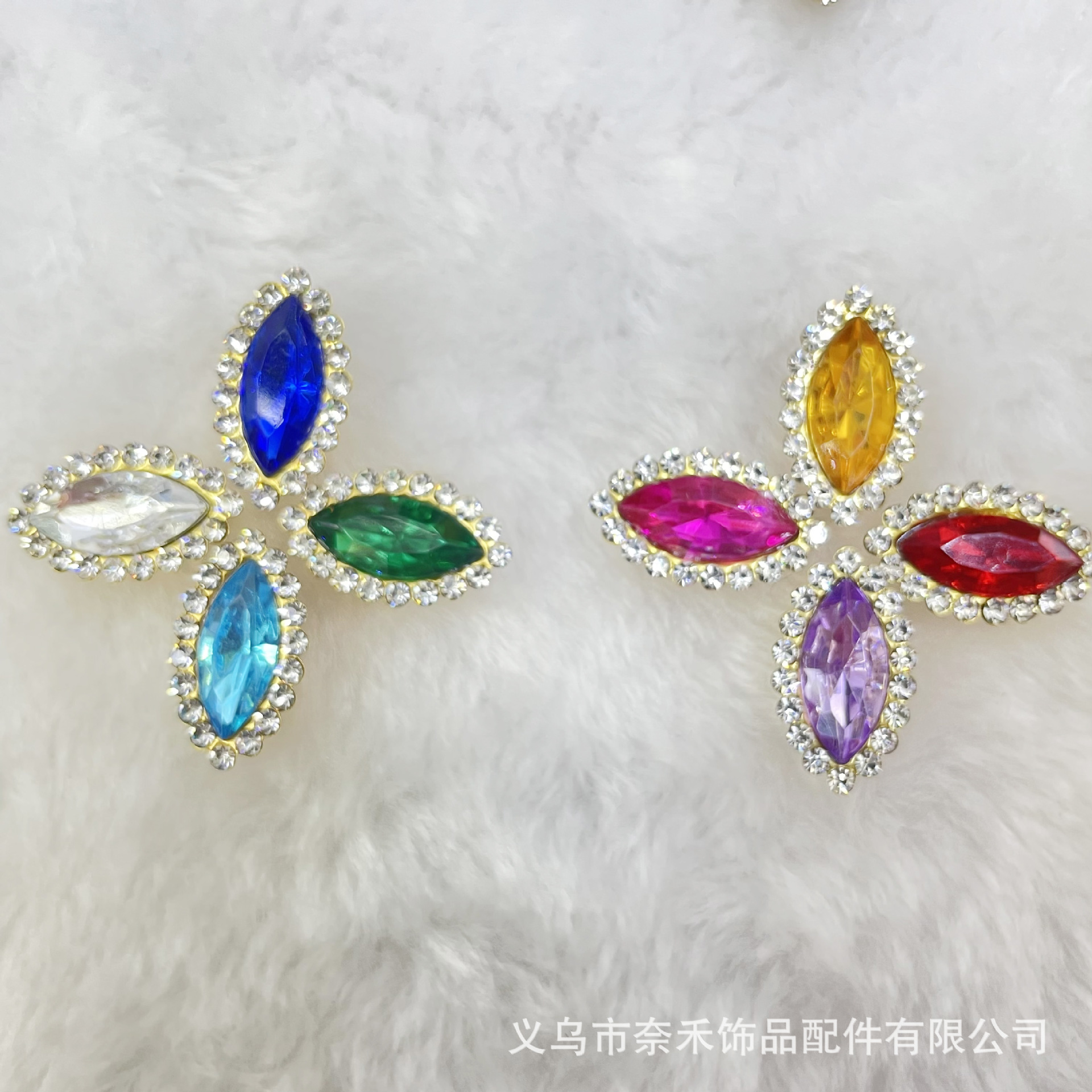 Fábrica al por mayor Ojo de caballo girasol doble capa plana mano costura diamante corazón DIY accesorios de la joyería