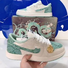 2025 新 AJ1 蛇年限定版 Xiaoqing ライト高級クラシックカジュアルメンズシューズロートップカップルスポーツトレンディな靴