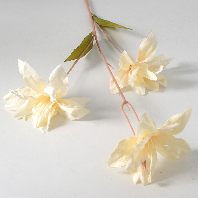 3 silk lilies champagne