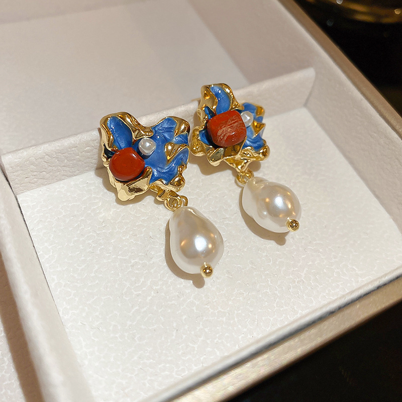 Pendientes vintageins de mediana edad de nicho retro Pendientes de lujo ligero de alta calidad al por mayor Pendientes de estilo de pintura al óleo de esmalte femenino image 17