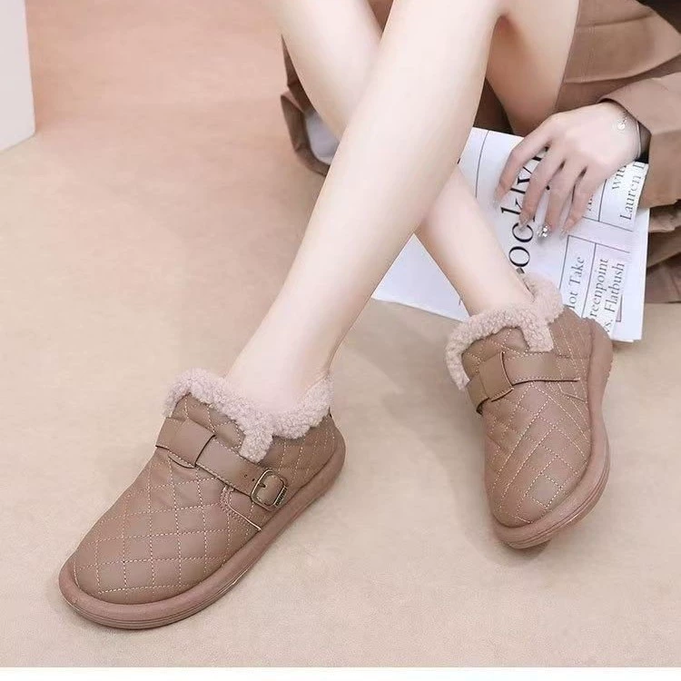 Взрывные плюшевые меховые туфли низкий уровень водонепроницаемости один педаль хлопчатобумажные туфли теплые снежные сапоги женские 2024 зимние новые туфли мамы