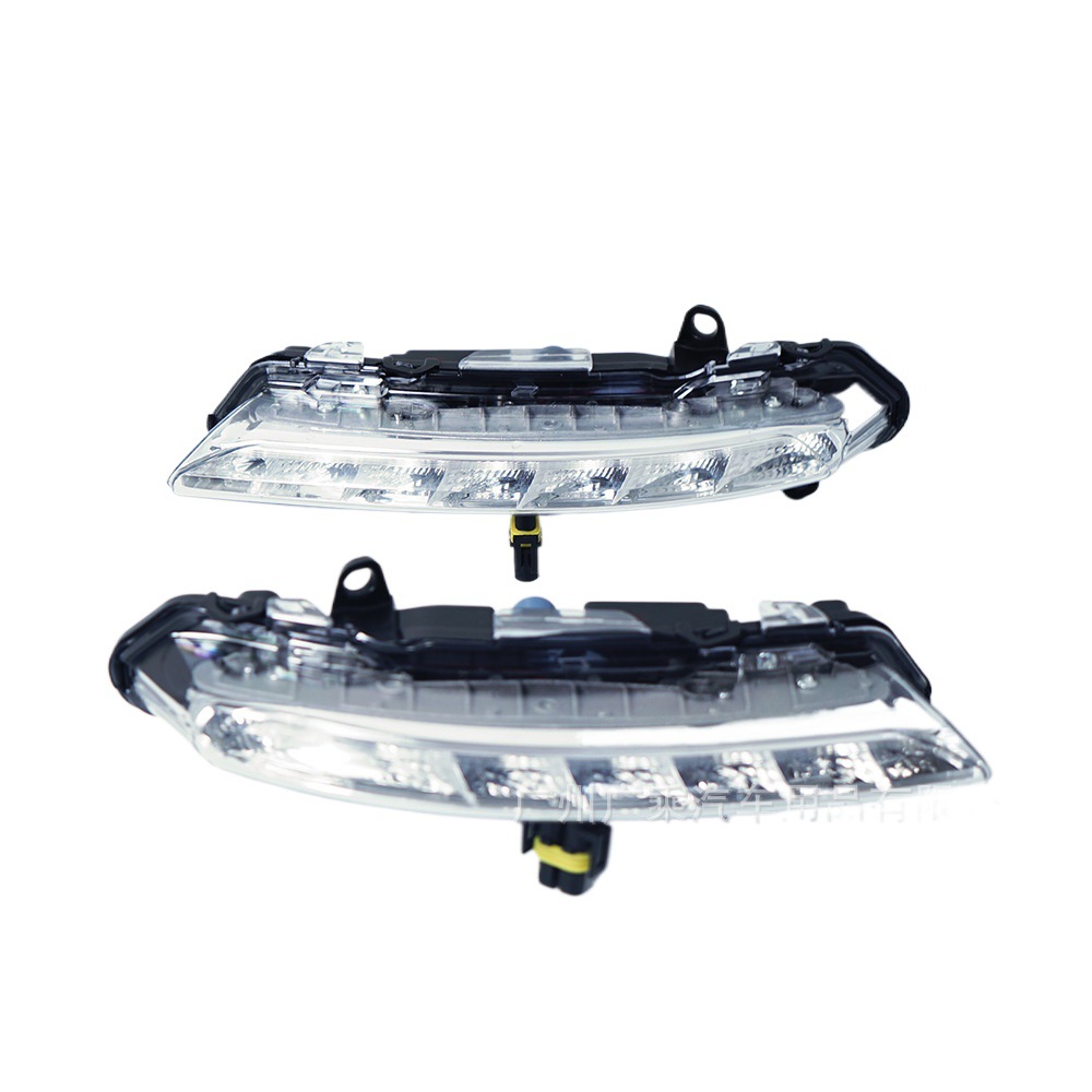 Adecuado para Mercedes Benz Clase S W221 versión de EE. UU. Luz de marcha diurna luz antiniebla Luz de marcha diurna modificación