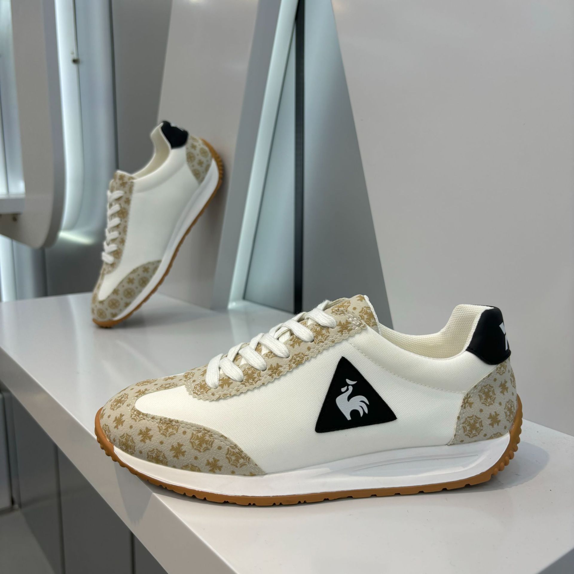 Scarpe bianche da uomo 2022 nuova tendenza autunnale comode scarpe in tessuto boutique per giovani personalità basse basse scarpe Forrest Gump_voghion.com